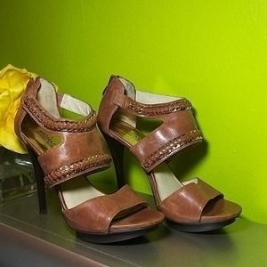 Michael Kors Tan leather Heels-size 9.5